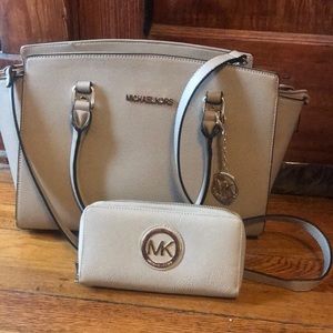 🔴SOLD🔴 Tan bag and wallet matching set